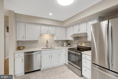 3717 Keefer Ct, Fairfax, VA 22033 - photo 7