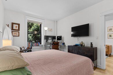342 W 21st St unit 1B, New York, NY 10011 - photo 5