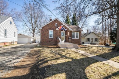 1339 56th St, Des Moines, IA 50311 - photo 2