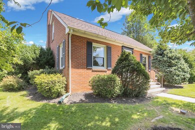 405 N Waverly St, Reading, PA 19607 - photo 2
