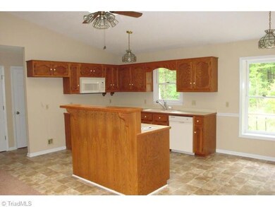 900 Greencastle Rd, Asheboro, NC 27205 - photo 2
