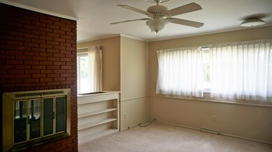 2069 Ridgecliff Rd - Dining Area
