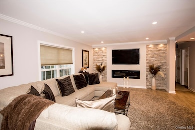 519 Old Country Rd unit 519, Riverhead, NY 11901 - photo 4