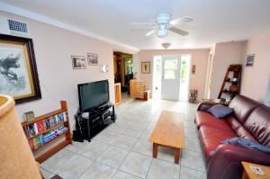 5617 Cinnamon Dr, West Palm Beach, FL 33415 - photo 7