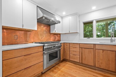 27 Greenleaf St, Amesbury, MA 01913 - photo 5