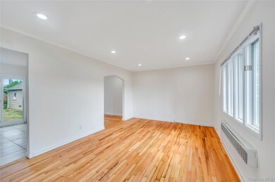 308 New South Rd, Hicksville, NY 11801 - photo 4