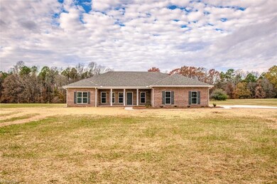 414 Longview Rd, Statesville, NC 28625 - photo 2