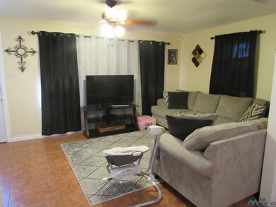 302 E Permian Dr, Hobbs, NM 88240 - photo 2