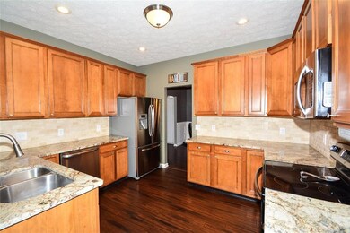 12133 Biddle Dr, Fishers, IN 46037 - photo 4