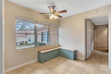 Kitchen breakfast nook with Built-in seating