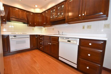 546 Springdale Rd, Eighty Four, PA 15330 - photo 5