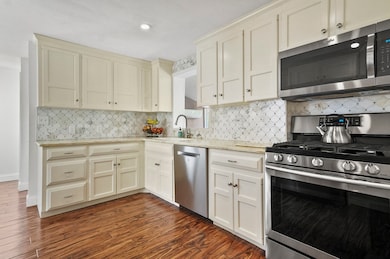 38 Mellen St, Hopedale, MA 01747 - photo 6