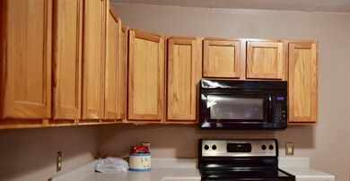 608 Maxine Dr, Ossian, IN 46777 - photo 5