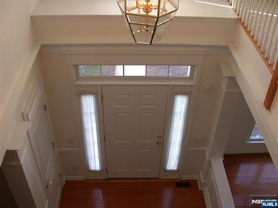 114 White Pine Ct, Paramus, NJ 07652 - photo 3