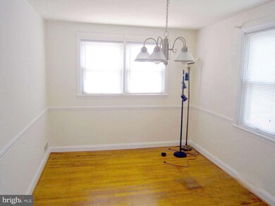 938 Palladi Dr, Halethorpe, MD 21227 - photo 3