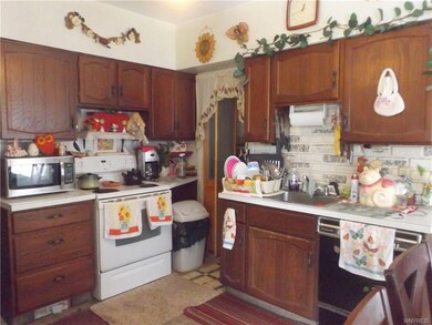 174 Stenzil St, North Tonawanda, NY 14120 - photo 4