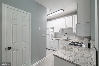 810 Brassie Ln unit 810-E, Glen Allen, VA 23059 - photo 6