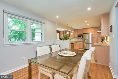 1004 Westwood Dr NE, Vienna, VA 22180 - photo 6