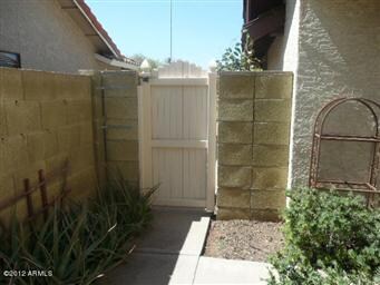 Side Gate