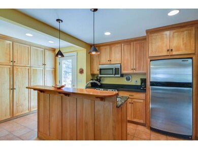 287 Pinehurst Dr, Shelburne, VT 05482 - photo 2