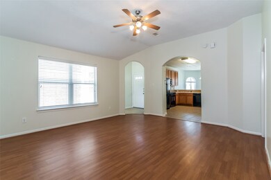 15906 Cottage Ivy Cir, Tomball, TX 77377 - photo 3