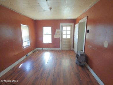 4 Living Room