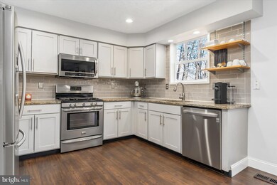 8030 Ashville Ct, Severn, MD 21144 - photo 5