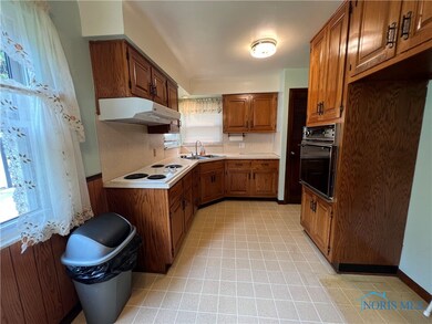 1716 Barrows St, Toledo, OH 43613 - photo 7