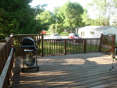 1306 E Birch Ave, Mitchell, SD 57301 - photo 3