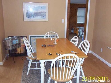 Kitchen LARGE EAT-IN KITCHEN