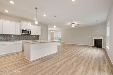 8435 Gateway Run Rd-14