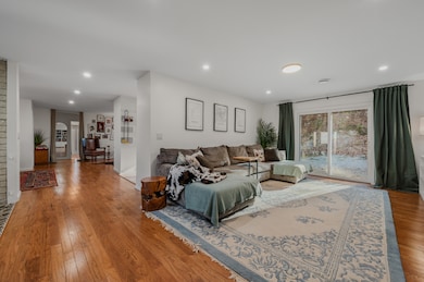 244 Leffingwell Rd, Uncasville, CT 06382 - photo 4