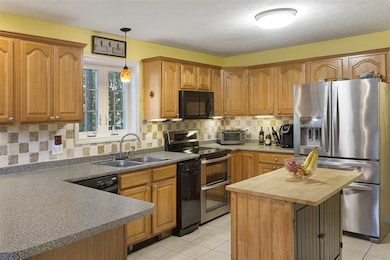 18 Dove Rd, Hooksett, NH 03106 - photo 3