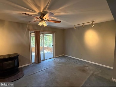 1145 Pheasant Dr N, Carlisle, PA 17013 - photo 5