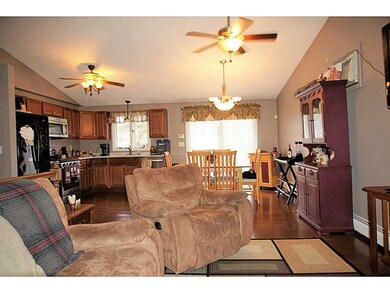 43 Irma Ave, Warwick, RI 02889 - photo 4