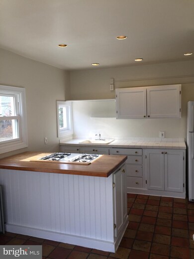 158 E Mount Vernon St, Lansdale, PA 19446 - photo 4