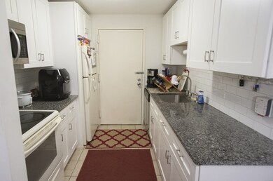 23 Village Rock Ln unit 18, Natick, MA 01760 - photo 3