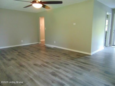 10340 Muskogee Rd, Louisville, KY 40291 - photo 3