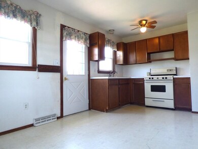 27 Mckinley Ave, Ludlow, MA 01056 - photo 3