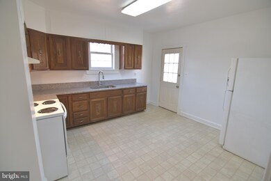 4304 Canterbury Way, Temple Hills, MD 20748 - photo 4