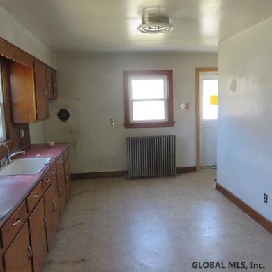 14 Hampton Ave, Rensselaer, NY 12144 - photo 6