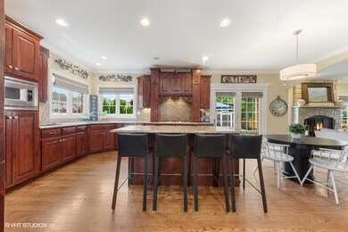 986 S Mitchell Ave, Elmhurst, IL 60126 - photo 6