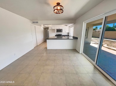 3741 W Barnes Ln unit 4, Phoenix, AZ 85051 - photo 3