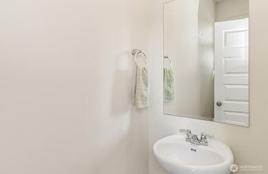 1/2 bath off the entry