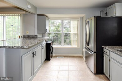 13815 Fount Beattie Ct, Centreville, VA 20121 - photo 5