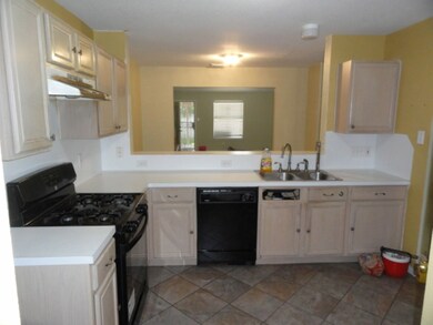 9227 Misty Vale Dr, Houston, TX 77075 - photo 2