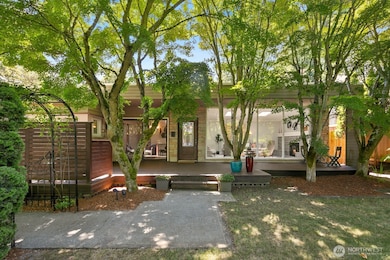 3771 W Commodore Way, Seattle, WA 98199 - photo 2