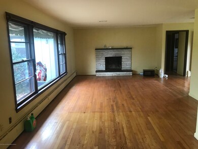 8 Willow Rd, Holmdel, NJ 07733 - photo 2