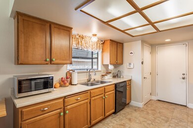 20 Kitchen
