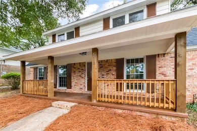 576 Markham Dr, Mobile, AL 36609 - photo 2